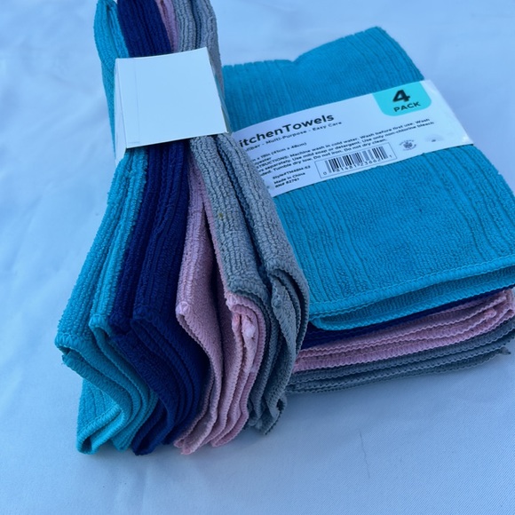 NEW Microfiber Towels 8 Total - Picture 3 of 3